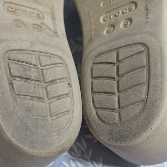 CROCS Womens Sz 9 Rhonda Beige Strappy Wedge Sandals - Picture 11 of 15